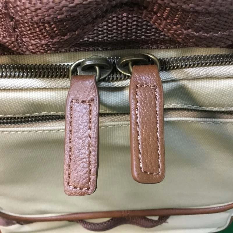 Retro Styled Wheeled Expanding Hand Luggage Travel Case – Beige And Tan 7 Retro Styled Wheeled Expanding Hand Luggage Travel Case – Beige And Tan - Image 6