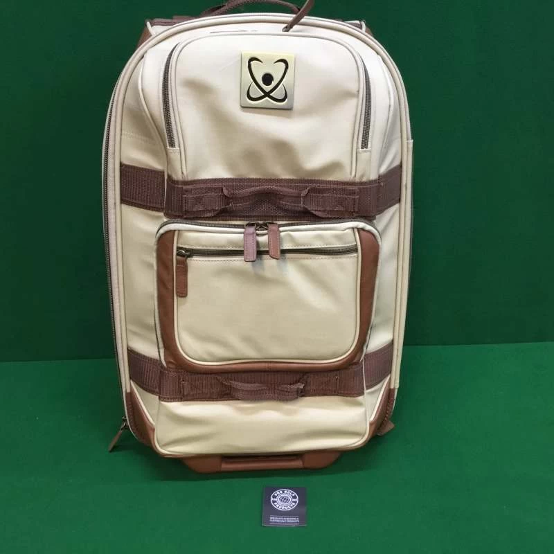 Retro Styled Wheeled Expanding Hand Luggage Travel Case – Beige And Tan 2 Retro Styled Wheeled Expanding Hand Luggage Travel Case – Beige And Tan