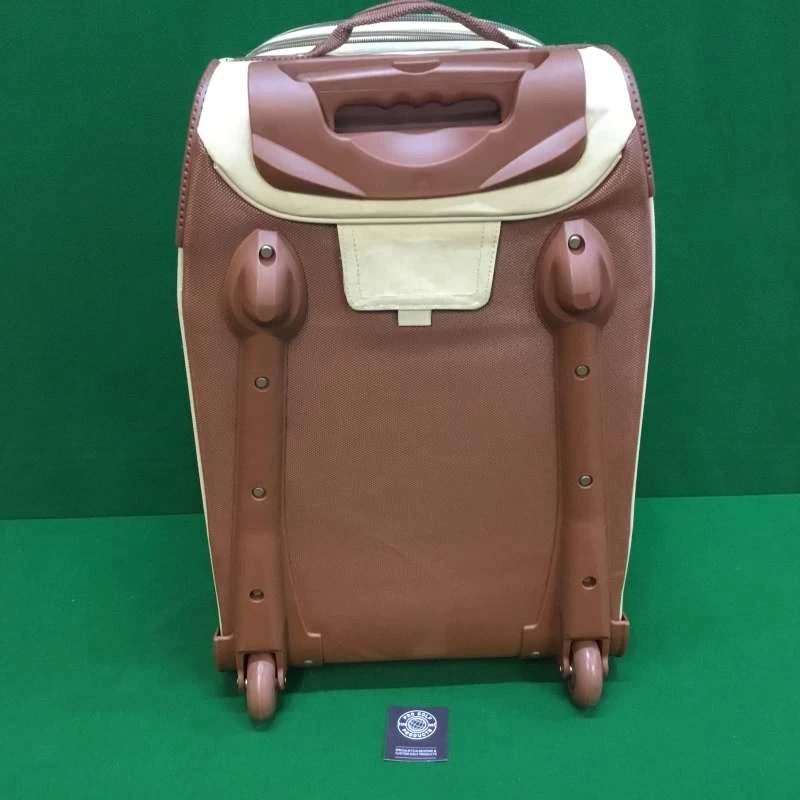 Retro Styled Wheeled Expanding Hand Luggage Travel Case – Beige And Tan 5 Retro Styled Wheeled Expanding Hand Luggage Travel Case – Beige And Tan - Image 4